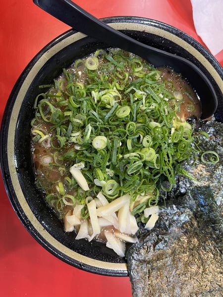 「ラーメン750円＋九条ネギ150円」@環2家の写真