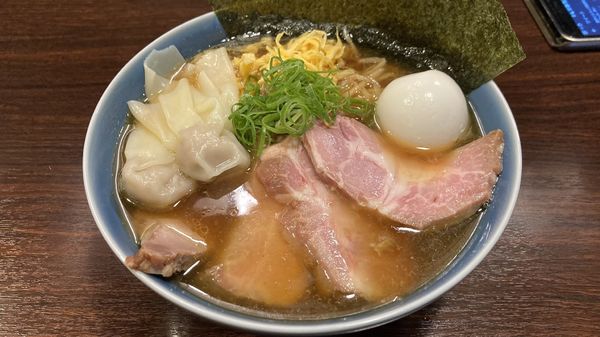 「特製醤油そば」@麺屋 ルリカケスの写真