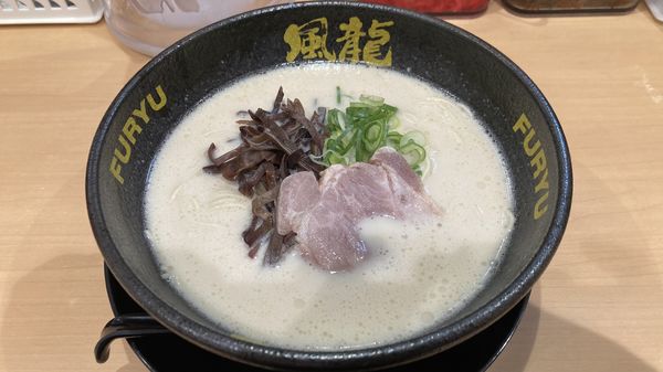 「とんこつラーメン」@とんこつラーメン博多風龍 秋葉原総本店の写真