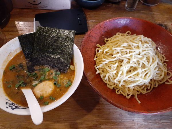 「辛味つけ麺、大盛」@横濱家 鶴川店の写真