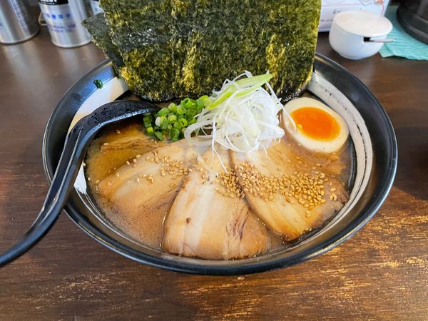 「特製醤油チャーシューメン、海苔トッピング」@麺や 鶏恵 ときわ店の写真