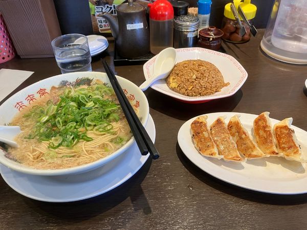 「ガッツリAセット」@来来亭 ユリノキ通り店の写真