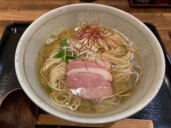 「鴨出汁らーめん 白」@麺屋 葵の写真