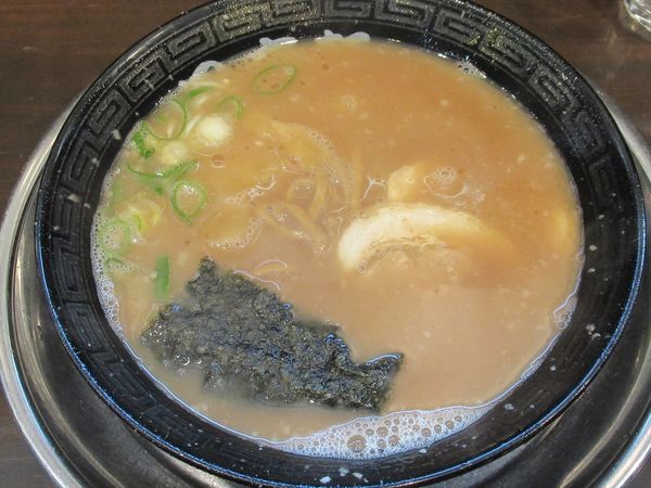 「とんこつラーメン（680円）」@風来軒 加納本店の写真