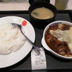 チーズごろチキンカレー　並　　780円、