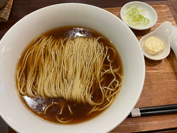 「鴨ガラ鶏出汁の醤油かけラーメン」@ラーメン ル・デッサンの写真