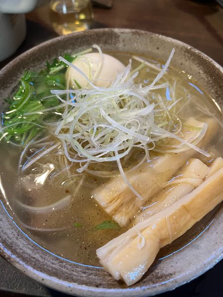 「純塩らーめん中＋味玉＋メンマ」@麺らいけんの写真