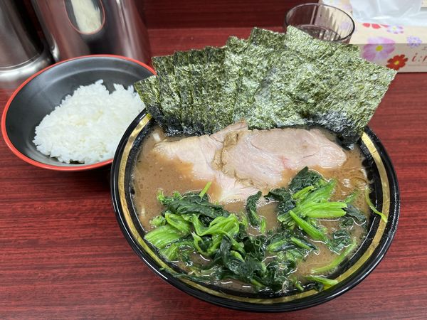 「のり•ほうれん草ラーメン　ライス（無料）」@麺家 紫極 大泉学園店の写真