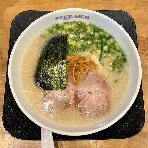 「ラーメン（720円）」@FREE-MENの写真