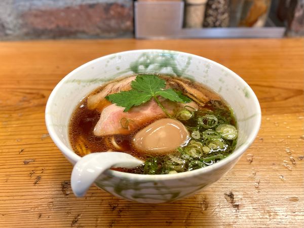 「らーめん正油¥850、味玉¥100」@ロ麺ズの写真