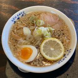 背脂そば(750円)