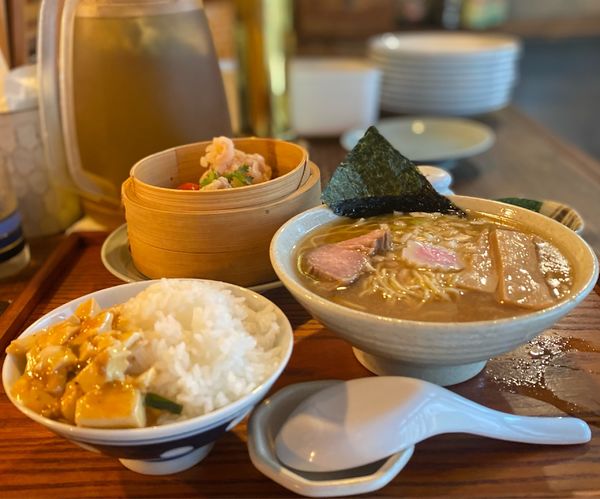 「中華そば定食1000円」@シュウマイルンバの写真