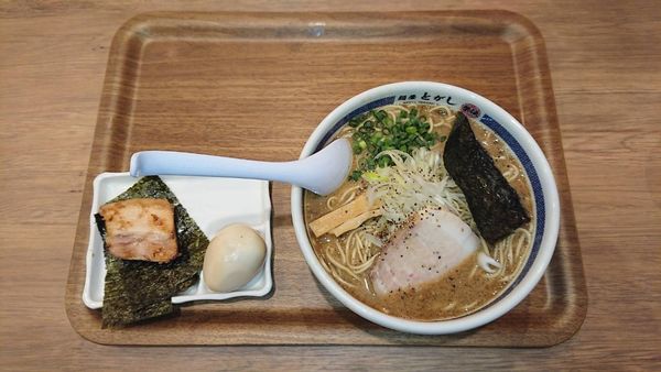「とがしの濃厚ら〜麺魚介（890円）大盛り（80円）」@麺屋とがし 祭伝の写真