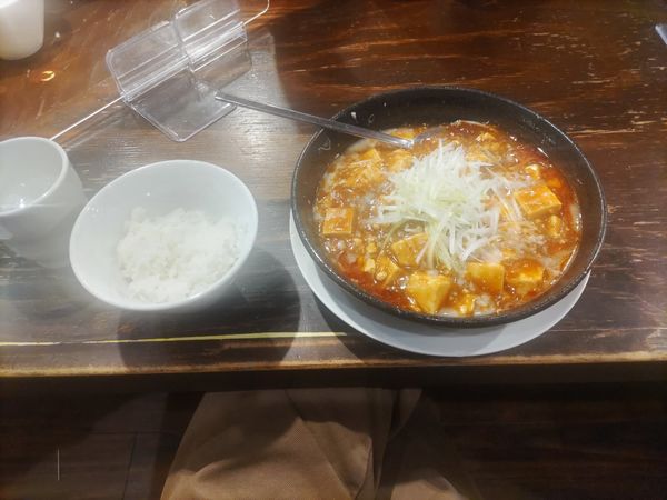 「背脂麻婆麺＋半ライス」@たまる屋の写真
