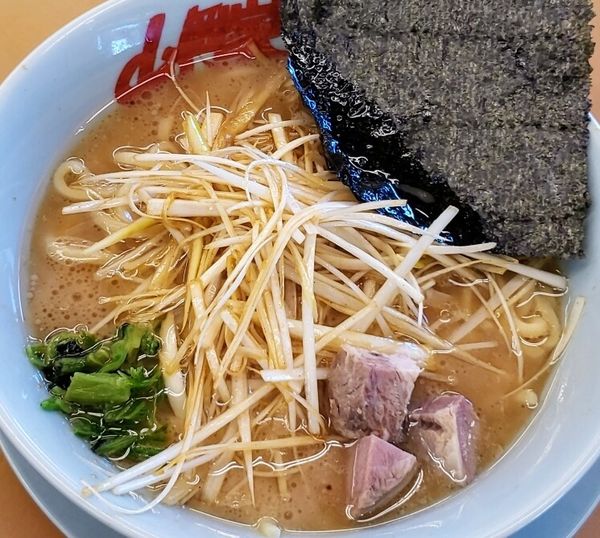 「醤油ネギラーメン￥810＋餃子￥340」@ラーメン山岡家 水戸南店の写真