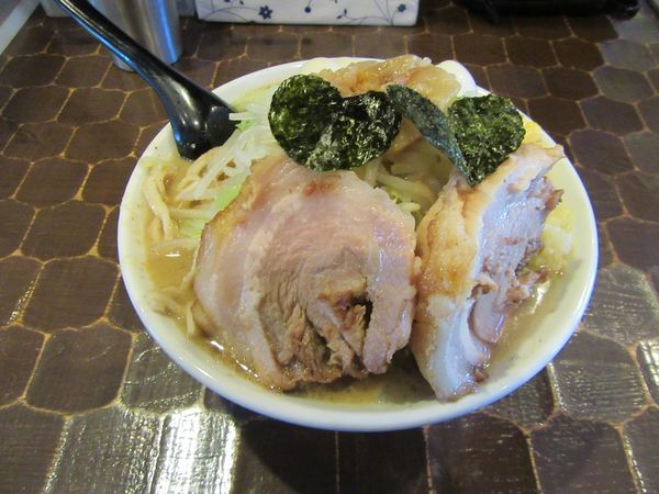 「豚増味噌豚そば（１１００円）＋うずら１２０円」@茨城豚そば 特龍 本店の写真