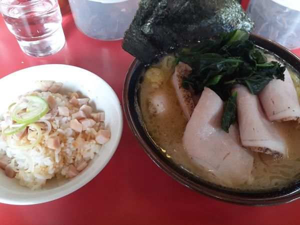 「チャーシューメン＋肉のせライス」@どんとこい家の写真
