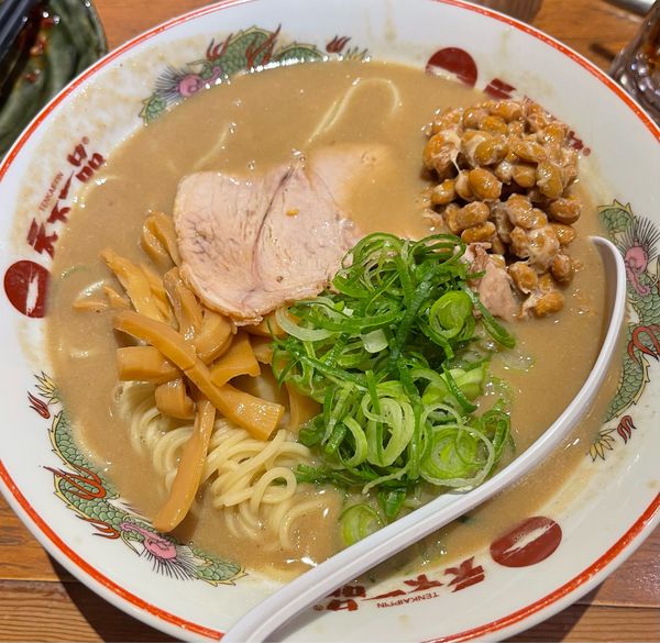 「納豆ラーメン」@天下一品 新宿西口店の写真