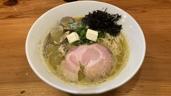 「期間限定 アサリ塩バターラーメン」@麺堂にしき 新宿歌舞伎町店の写真