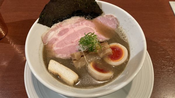 「濃厚煮干し蕎麦」@酒肴場 屯の写真