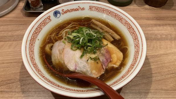 「淡麗醤油ラーメン」@ソラノイロ NIPPONの写真