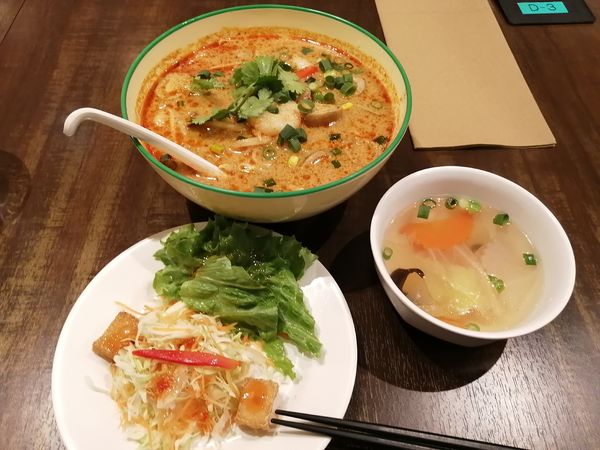 「米麺のトムヤムクンラーメン　　1100円」@ソムタムローンプレーンの写真