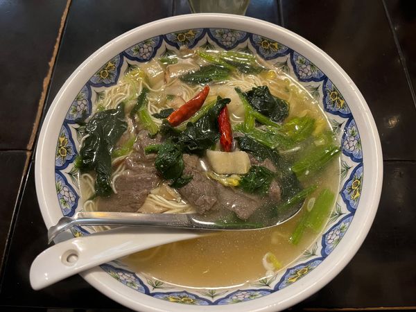 「牛肉あっさり激辛ラーメン　大盛　麺硬め」@中国ラーメン 揚州商人 第二産業南中野店の写真