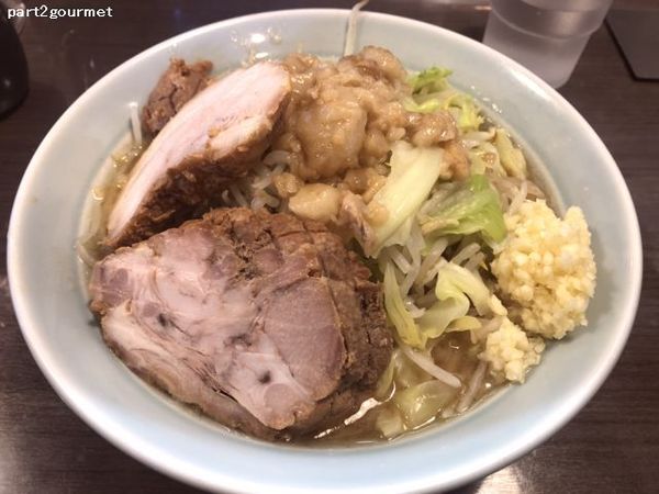 「ラーメン小(豚2枚) 「ニンニクアブラ」(900円)」@かじろうramen7の写真