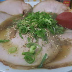 もと醤油赤チャーシューメン