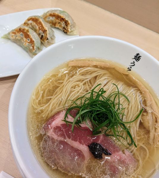 「塩SOBA  800円 ＋ 九条ネギ餃子  250円」@麺うらたの写真