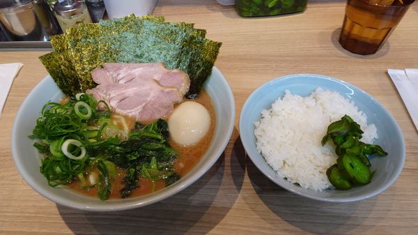 「特製ラーメン並（950円）」@らーめん 尾又家の写真
