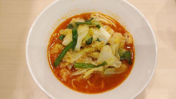 「旨辛牛ホルモンらーめん」@中華そば カゼノウタの写真