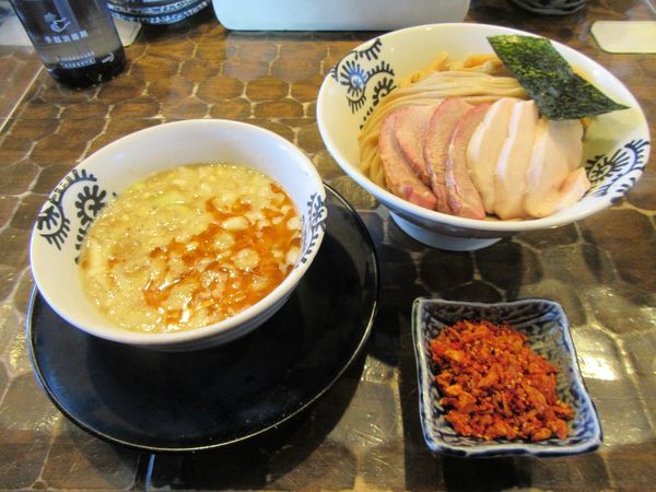 「チャーシュー海老つけ蕎麦（１４５０円）＋辛味＋餃子」@特級鶏蕎麦 龍介の写真