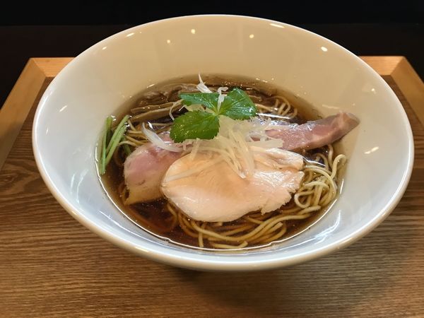 「醤油らぁ麺」@のど黒らぁ麺 永屋の写真