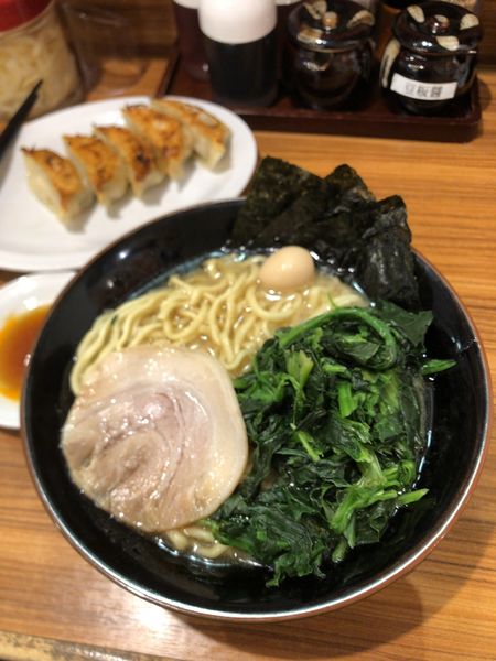 「ラーメン」@横浜家系ラーメン 壱角家 新宿5丁目店の写真