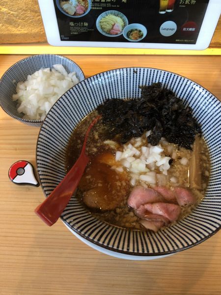 「背脂醤油ラーメン」@焼きあご塩らー麺  たかはし 歌舞伎町店の写真