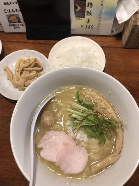 「濃厚鶏白湯そば」@鶏そば みた葉の写真