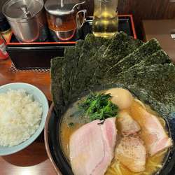 特製ラーメン海苔増し硬め濃いめ、ライス