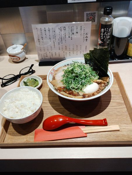 「尾道ラーメン全部のせセット　1300円」@尾道ラーメン 八じゅう 蒲田本店の写真