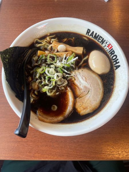 「富山ブラック醤油ラーメン」@麺家いろは 射水本店の写真