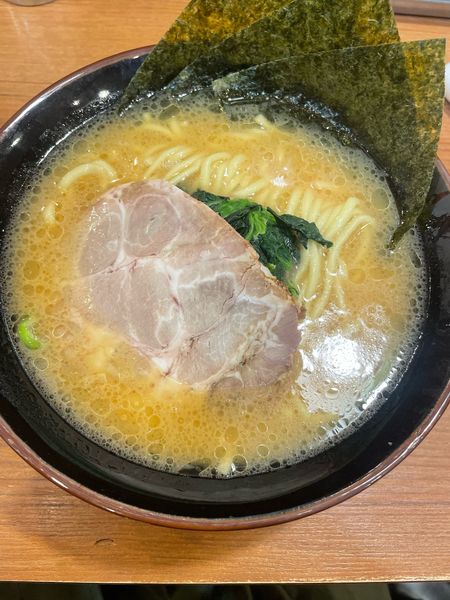「醤油家系ラーメン」@横浜家系ラーメン まくり家 川崎店の写真