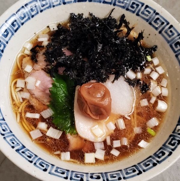 「南高梅と黒バラのりのらーめん￥950＋チャーシュー粥￥300」@八二軒の写真