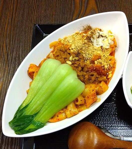 「特製まぜ刀削麺 850円」@餃子酒場 船橋店の写真