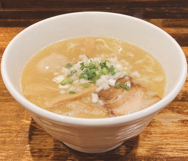 「濃厚鶏白湯(太麺)＋濃厚煮玉子」@麺屋ことぶきの写真
