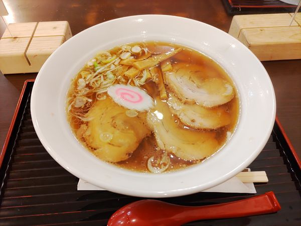 「醤油チャーシューラーメン(950円)」@幸福麺処 もっちりやの写真