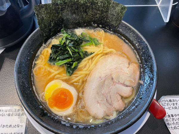 「醤油豚骨味玉ラーメン」@横浜らーめん 源泉 海老名店の写真