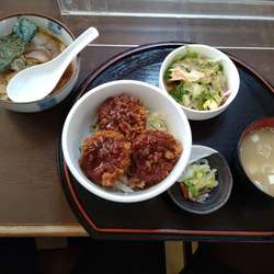 小ラーメン＋ソースカツ丼
