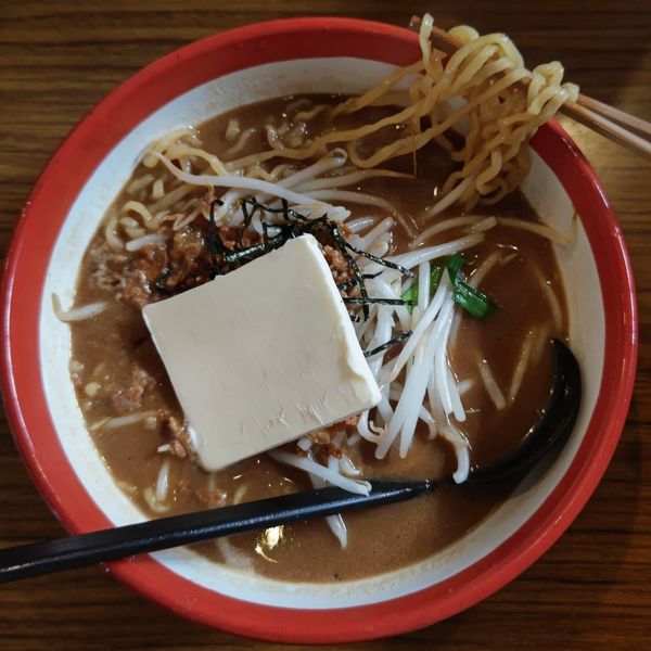 「伊勢味噌ラーメン＋バター(980円)」@蔵出し味噌 麺場 彰膳の写真