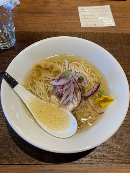 「鶏と水(あっさり)塩+自家製ラー油替え玉」@蜂と蝶の写真