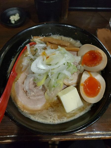 「味玉辛味噌チャーシュー麺＋バター」@麺処 花田 池袋店の写真